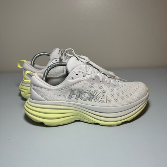 Hoka One One Shoes - Women’s Hola One One Bondi 8 Nimbus Cloud Luminary Green size 10B